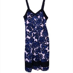 Beautiful floral dress with pockets NWT